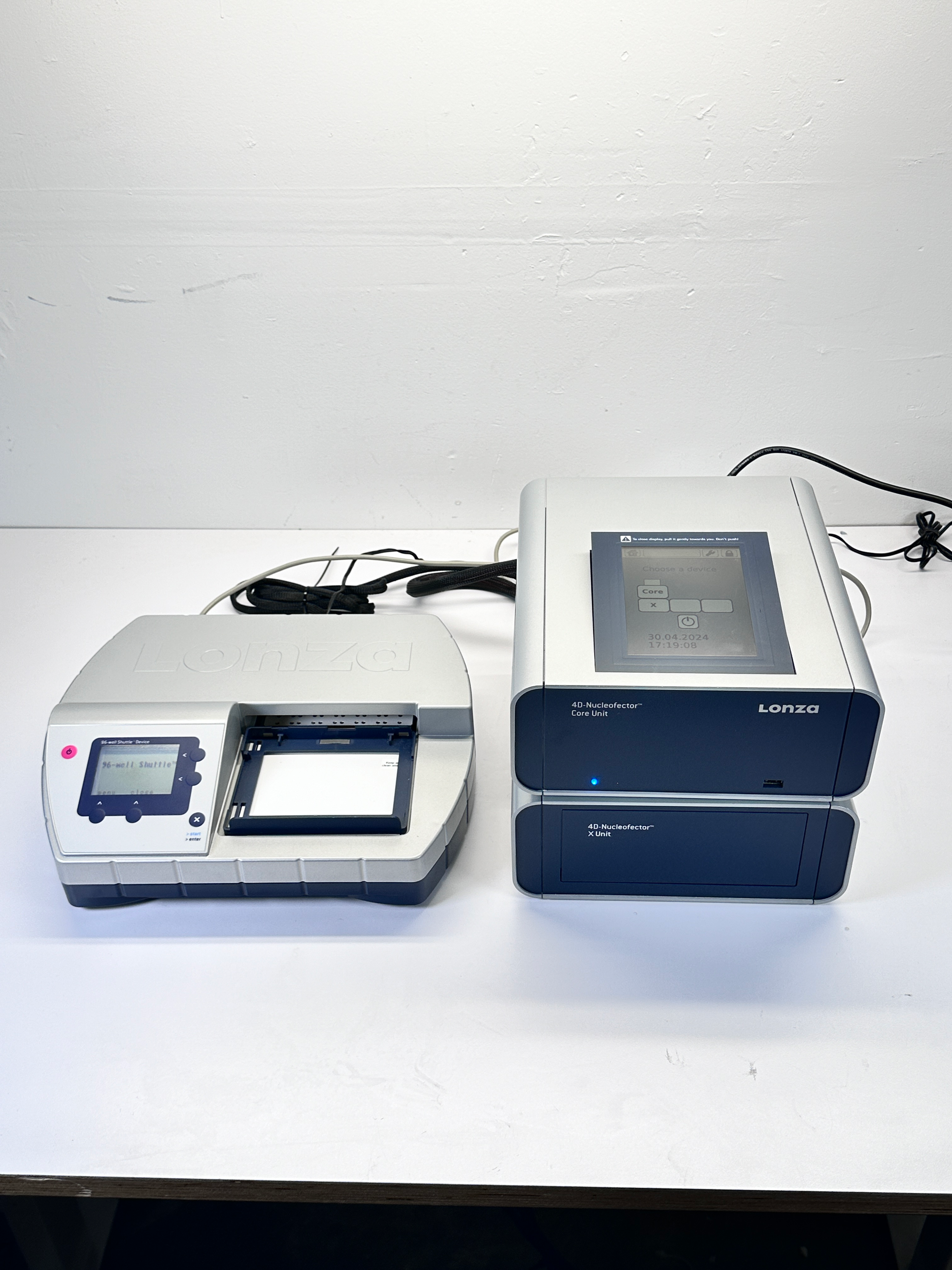 Lonza 4D-Nucleofector Cell Transfection System Core Unit and X-Unit W/ Warranty